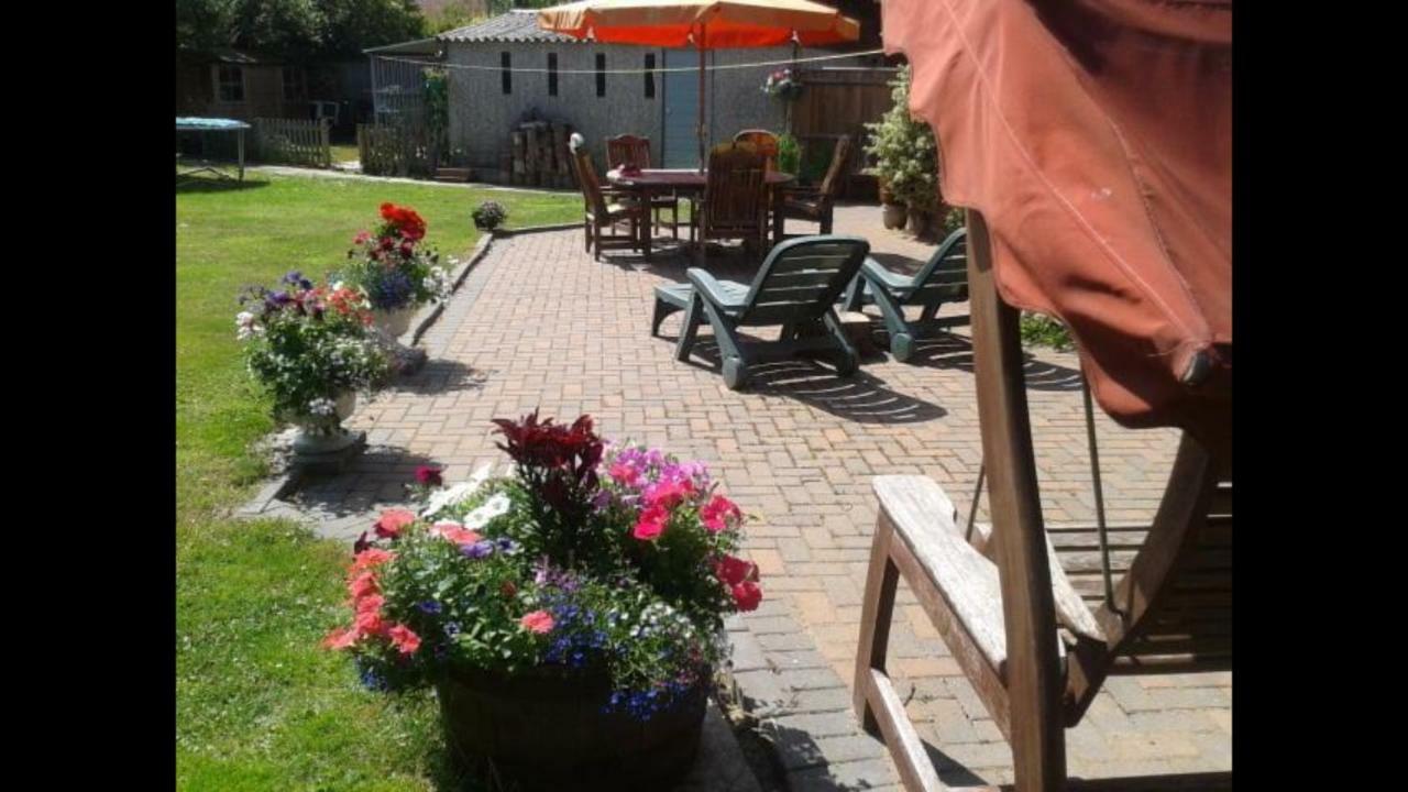 Chimneys B&B Holbrook  Exterior foto